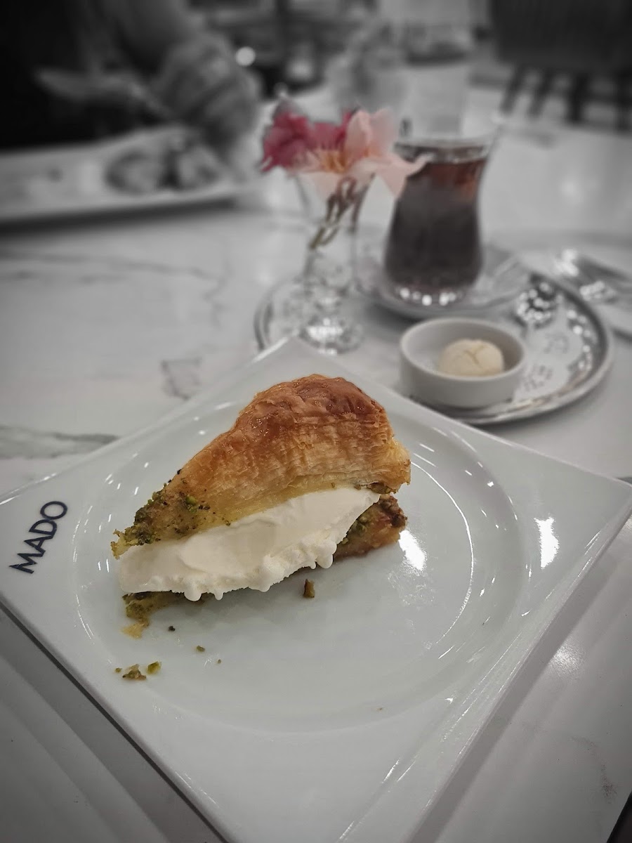 Kuşadasi Avm Mado Cafe-8